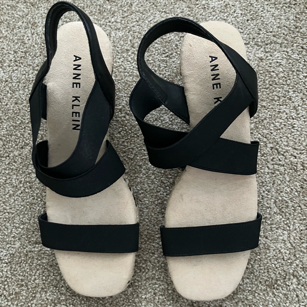 Anne‎ Klein Black and Tan Striped Woven Wedge Sandals Size 8 NWOB - Picture 4 of 8